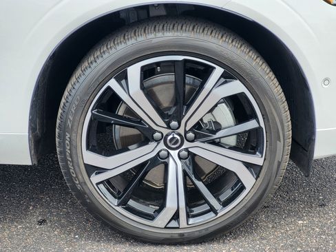 Certified 2024 Volvo XC60 T8 Ultimate w/ Climate Package AWD/4WD image 8