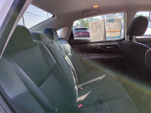 Used 2016 Nissan Altima 2.5 SR w/ LED Appearance Package FWD image 25