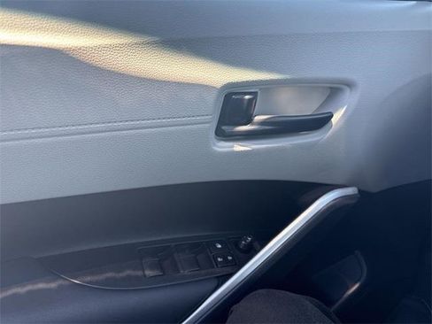 Used 2026 Toyota Corolla Cross L image 14