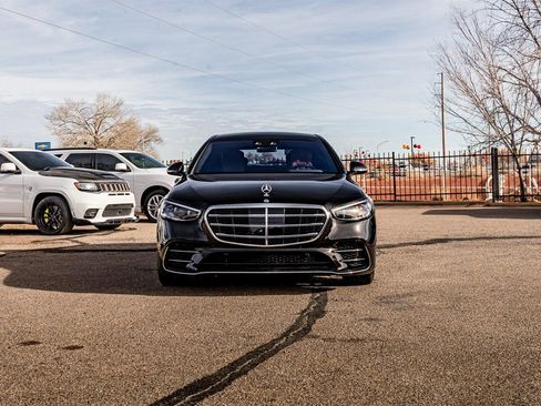 Used 2023 Mercedes-Benz S 580 4MATIC Sedan image 2
