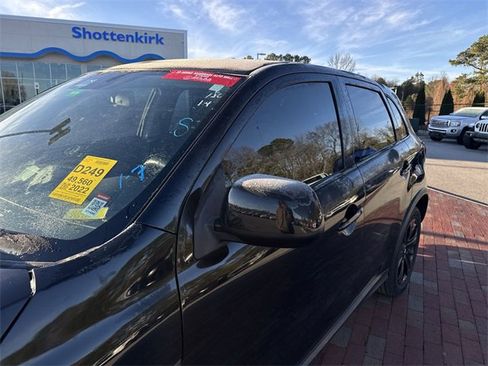 Used 2022 Mitsubishi Outlander Sport LE image 3