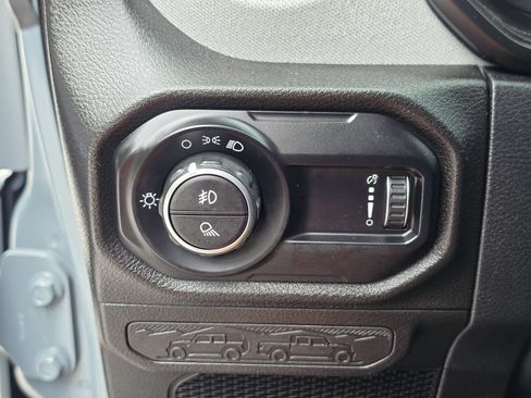 Used 2024 Jeep Gladiator Sport AWD/4WD image 24