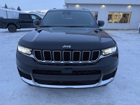 Used 2024 Jeep Grand Cherokee L Laredo w/ Luxury Tech Group I image 3