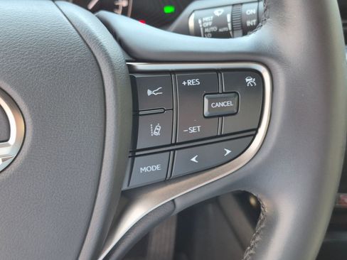 Used 2024 Lexus UX 250h AWD w/ Premium Package image 18