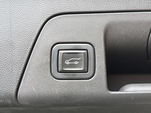 Used 2023 Buick Envision Essence FWD image 35