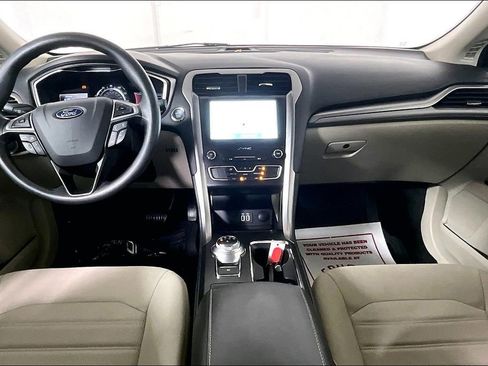 Used 2020 Ford Fusion SE image 15