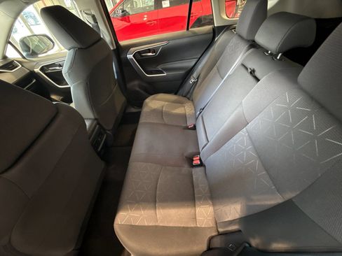 Used 2025 Toyota RAV4 XLE image 12