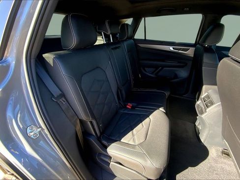 New 2026 Volkswagen Atlas Cross Sport SE AWD/4WD image 9