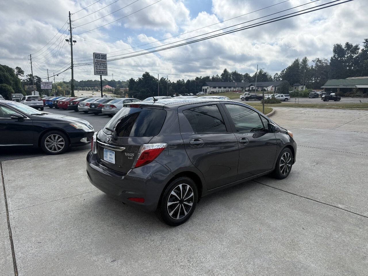 Used 2014 Toyota Yaris LE FWD image 7