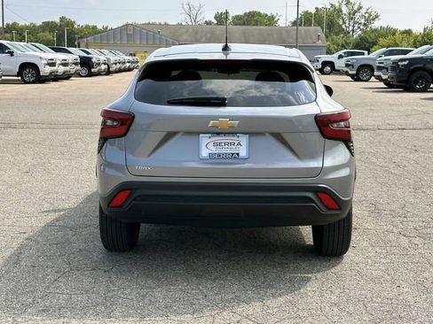 Certified 2024 Chevrolet Trax LS FWD image 6