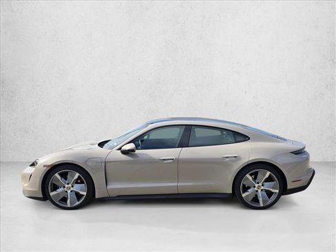 Used 2021 Porsche Taycan image 8