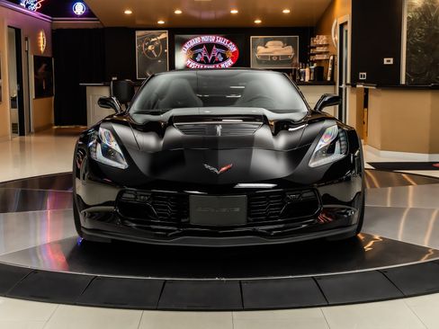 Used 2018 Chevrolet Corvette Z06 RWD image 8
