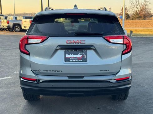 Used 2023 GMC Terrain SLT w/ Elevation Edition image 7