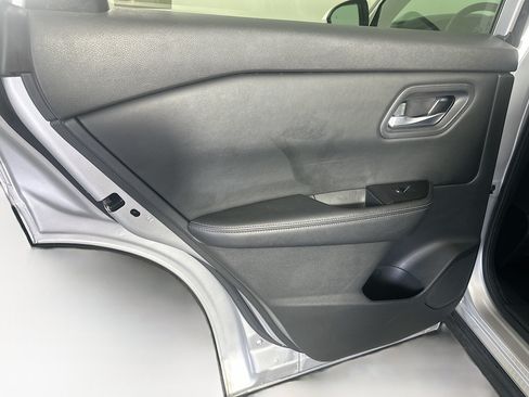 Used 2024 Nissan Rogue SV AWD/4WD image 25