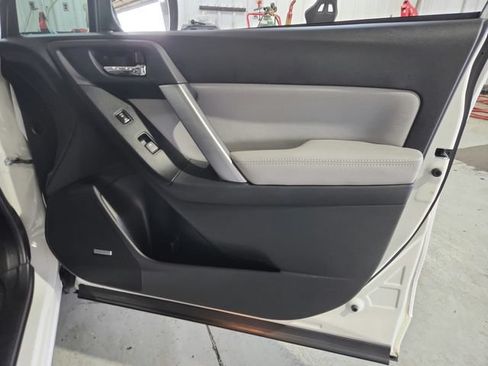 Used 2015 Subaru Forester 2.5i Touring w/ Eyesight & Navigation System AWD/4WD image 24