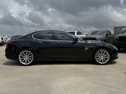 Used 2022 Maserati Ghibli RWD image 3