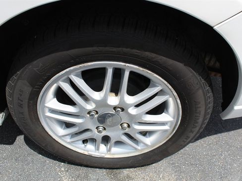 Used 2008 Ford Focus SE image 16