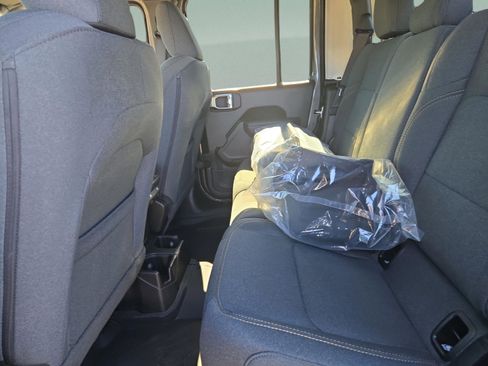 New 2025 Jeep Gladiator Sport image 20