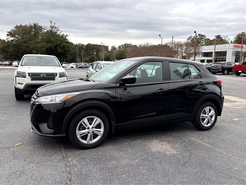 Used 2024 Nissan Kicks S image 21