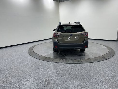 Used 2023 Subaru Outback Premium image 7