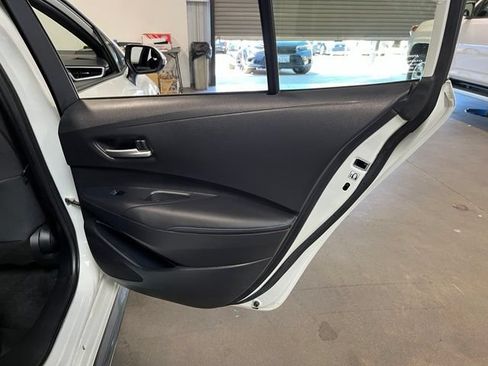 Used 2020 Toyota Corolla SE w/ SE Premium Package FWD image 15