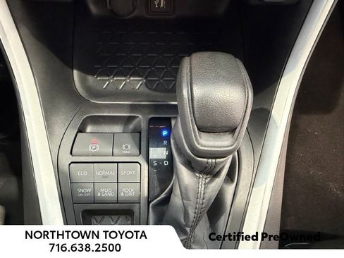 Used 2024 Toyota RAV4 XLE AWD/4WD image 22