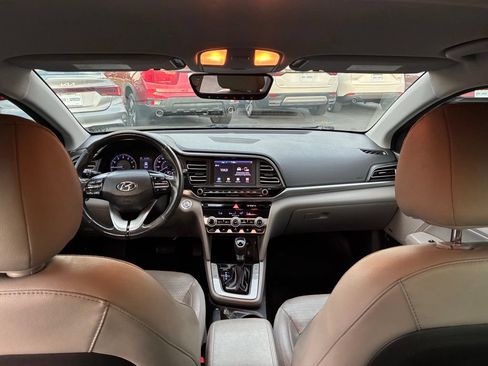 Used 2020 Hyundai Elantra Limited FWD image 14