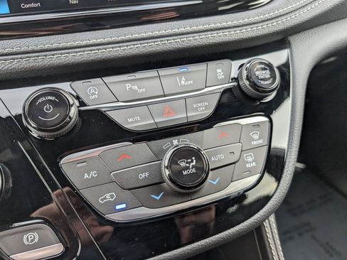 New 2026 Chrysler Pacifica Limited w/ S Appearance Package image 30