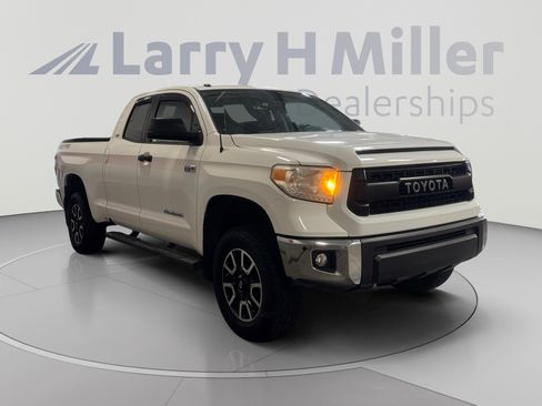 Used 2016 Toyota Tundra SR5 w/ TRD Off Road Package AWD/4WD image 7
