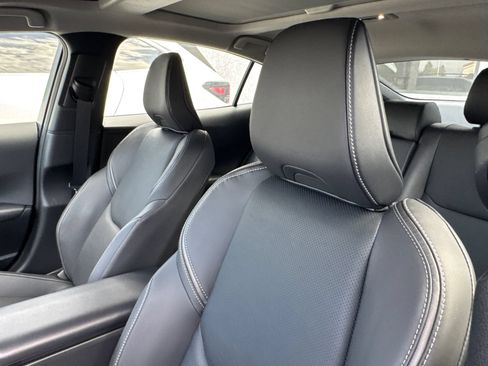 Used 2026 Toyota Prius FWD image 3