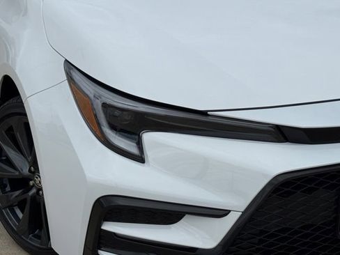 Used 2026 Toyota Corolla SE image 3