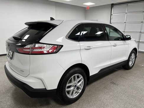 Used 2024 Ford Edge SEL image 13