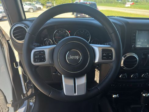 Used 2017 Jeep Wrangler Sahara w/ Quick Order Package 24E Chief AWD/4WD image 24