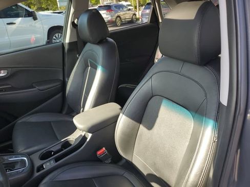 Certified 2023 Hyundai Kona Limited FWD image 12