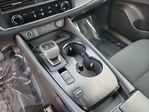 Certified 2023 Nissan Rogue S image 17