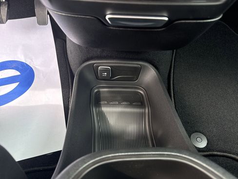 New 2026 Chrysler Pacifica Select image 21