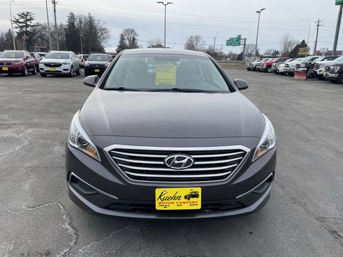 Used 2016 Hyundai Sonata SE image 3