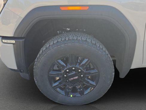 New 2026 GMC Sierra 2500 AT4 AWD/4WD image 4