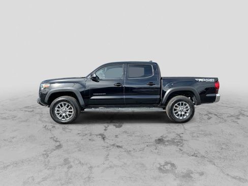 Used 2019 Toyota Tacoma TRD Off-Road image 5