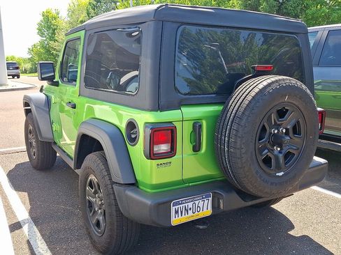 Used 2025 Jeep Wrangler Sport AWD/4WD image 7