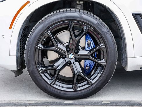 Used 2020 BMW X5 M50i w/ Executive Package image 9