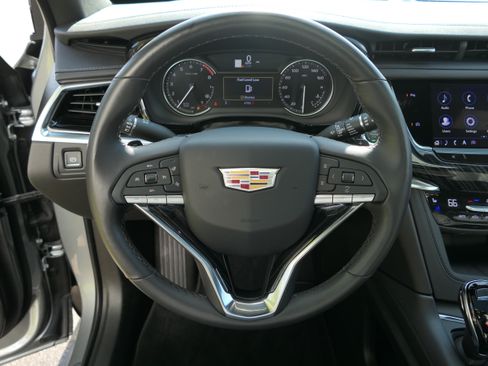 Certified 2025 Cadillac XT6 Premium Luxury FWD image 19