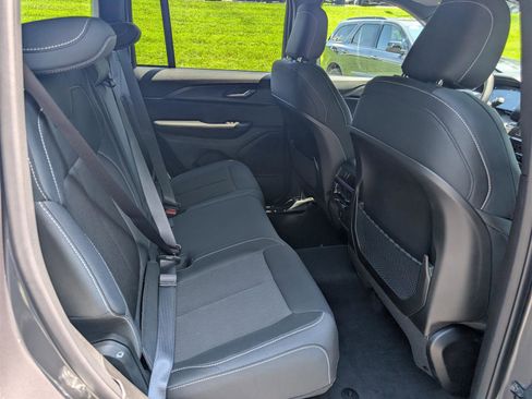 New 2025 Jeep Grand Cherokee Laredo X w/ Luxury Tech Group I image 9