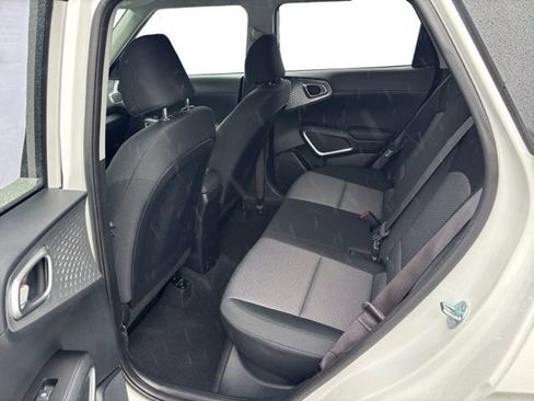 Certified 2025 Kia Soul LX w/ LX Technology Package FWD image 12