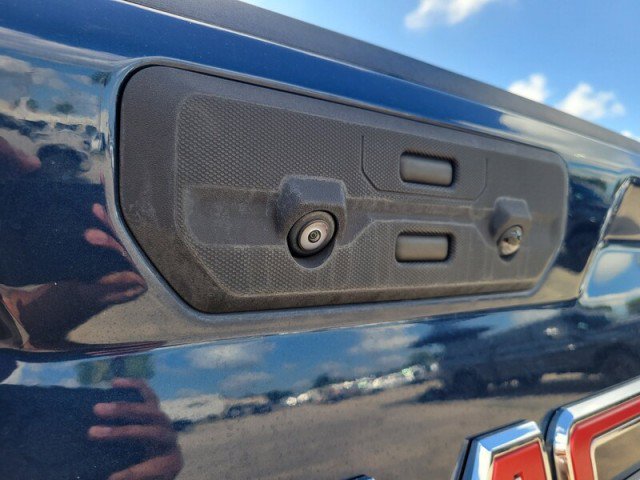Used 2023 GMC Sierra 1500 SLT w/ SLT Premium Package AWD/4WD image 7