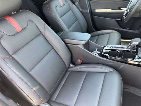 New 2026 Chevrolet Trax RS w/ Sunroof Package FWD image 33