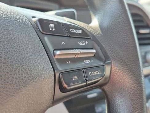 Used 2020 Hyundai Elantra SEL FWD image 24