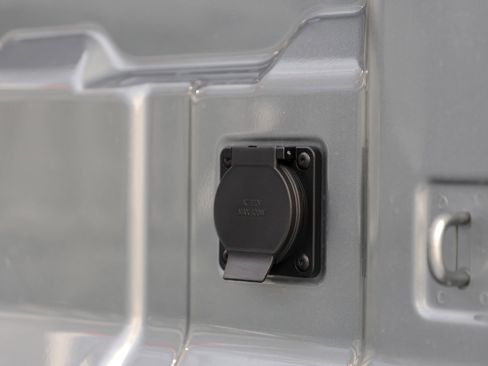 New 2026 GMC Canyon Elevation w/ Convenience Package image 10