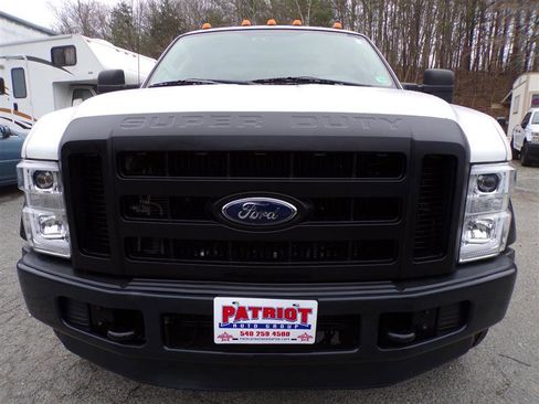 Used 2009 Ford F450 XL image 2