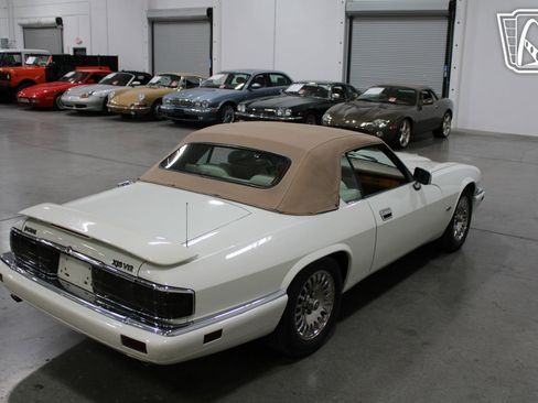 Used 1995 Jaguar XJS V12 Convertible image 14